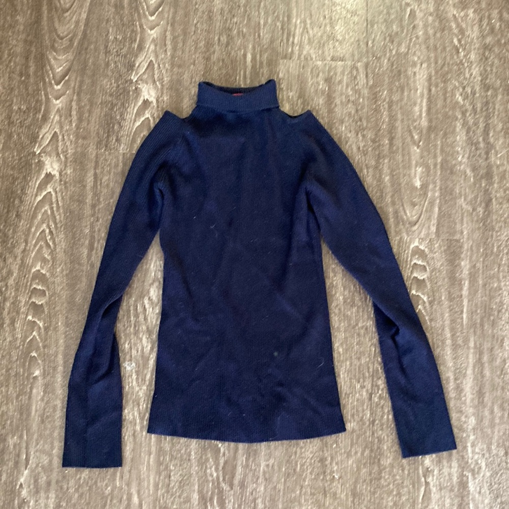 Soft stretchy cold shoulder sweater